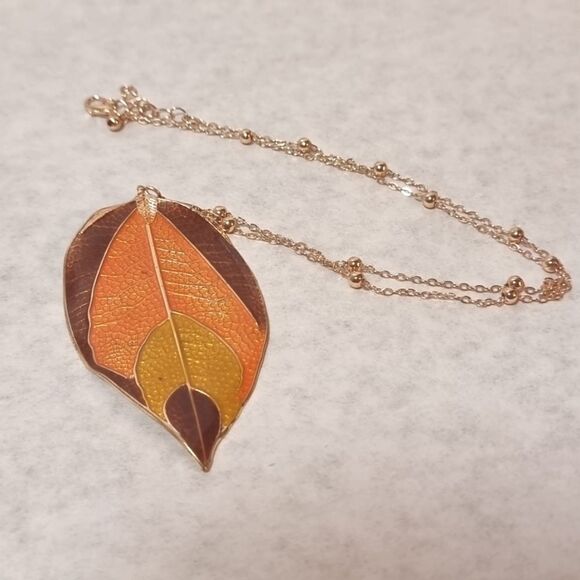 FALL LEAF PENDANT SWEATER TUNIC NECKLACE - Picture 3 of 10